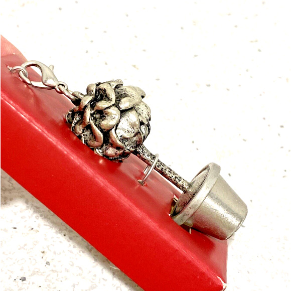 Silver bag charm zipper pull pewter metal gift for gardener planter cottage farm - Picture 2 of 3